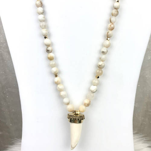 Faceted White Lace Agate Necklace (White Display)